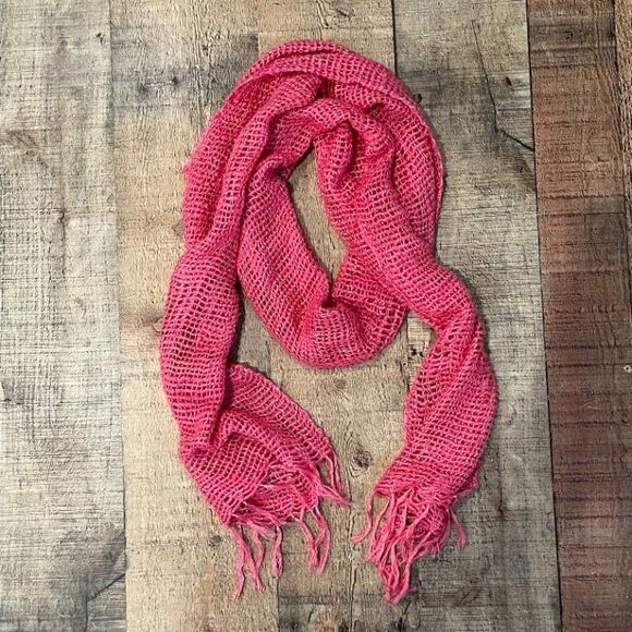 Yak Mountain Looms 100% Silk Scarf Pink Open Weave with Fringe Ends - Picture 3 of 5